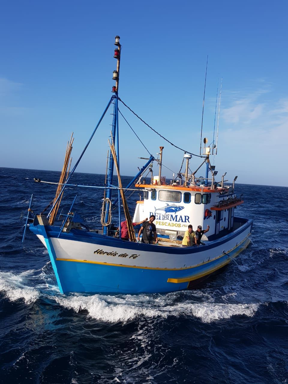 Barco de pesca Heróis da Fé — frota própria Rei do Mar